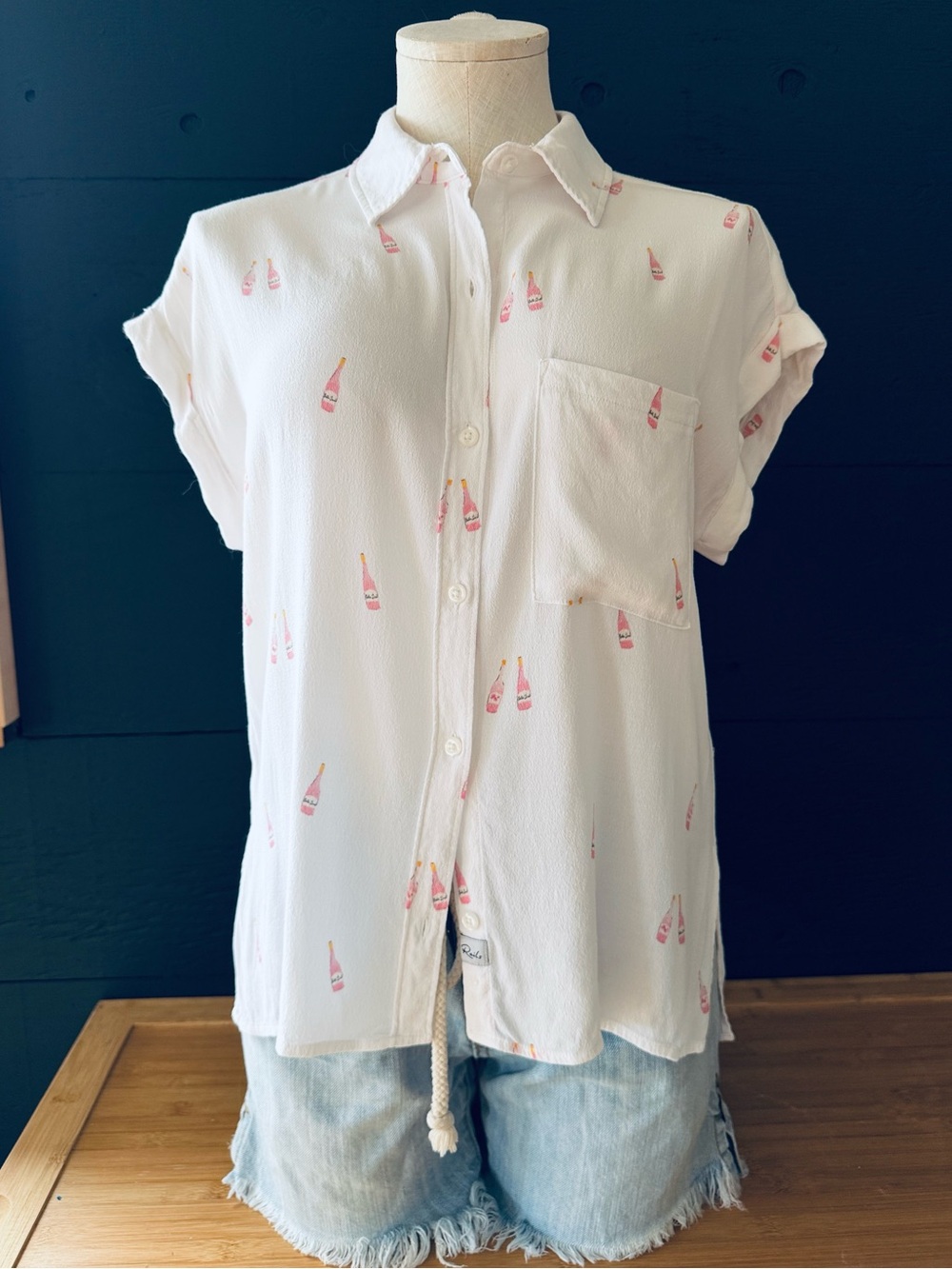 🍾Rails Whitney Rose Champagne Bottle Print Button-Down Shirt Size Small